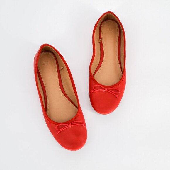 H&M Shoes - H&M Bow Ballet Flats in Red Minimalist Ballerina Travel Comfort Shoes Womens 8